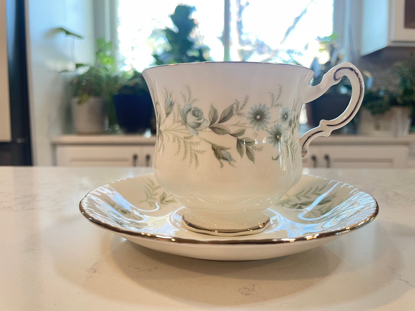 Vintage Paragon By Appointment To Her Majesty The Queen Fine Bone China Tea Cup & Saucer